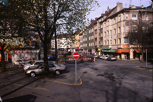 Universit&auml;ts-Stra&szlig;e 1989